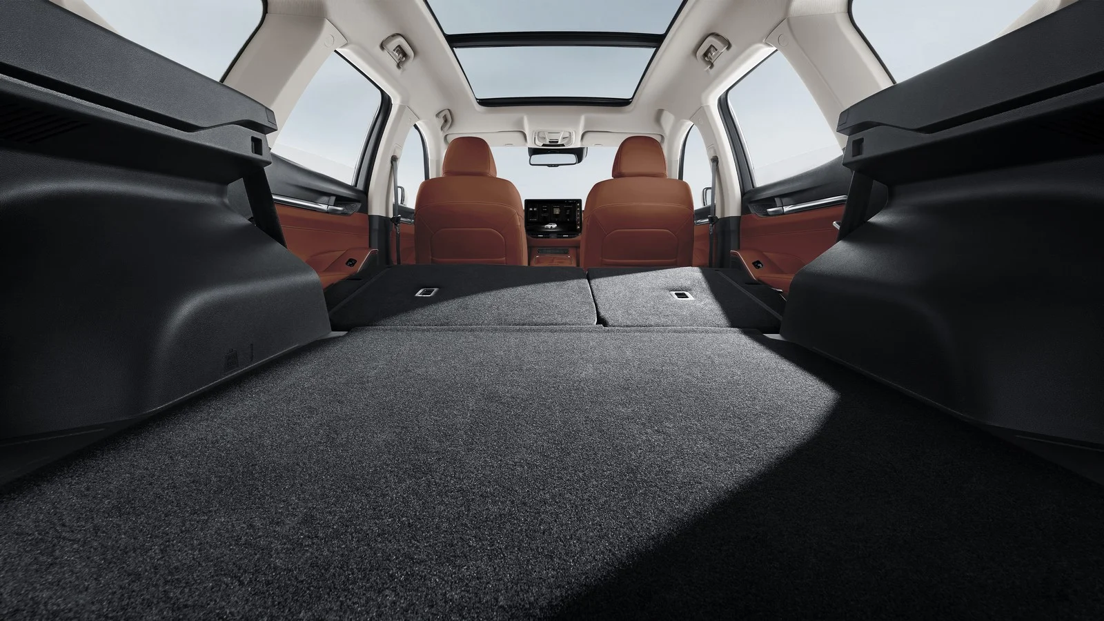 Объем багажного отделения – 1 485 при сложенных сиденьях